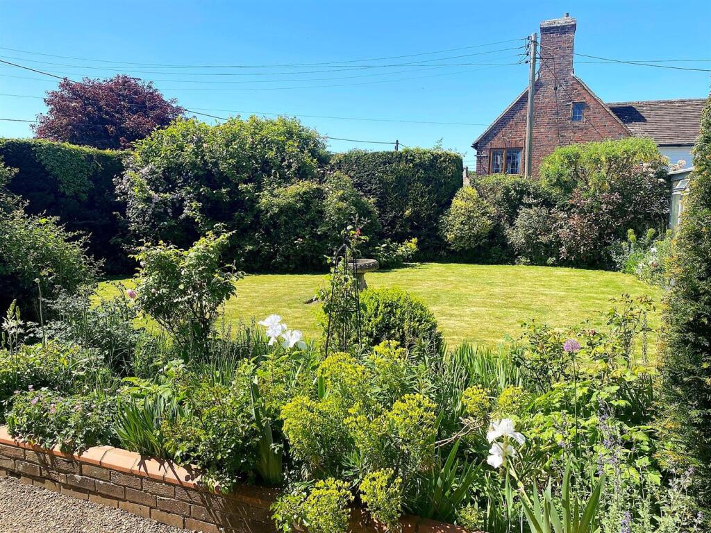 The Grey House - Garden3.jpg