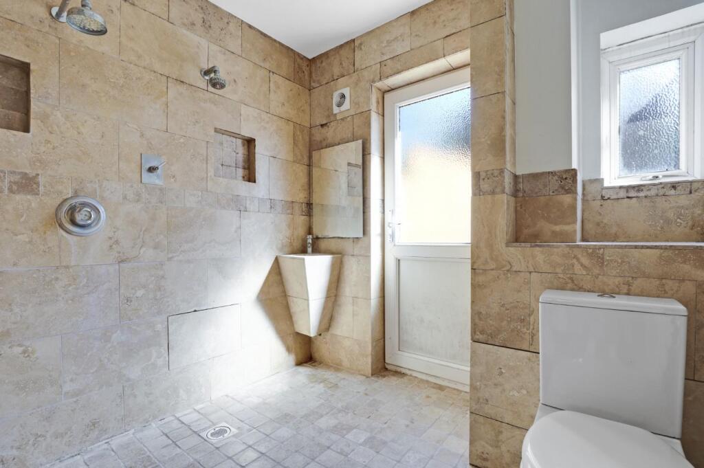 08-ec2708-afa8JHPropWpen - 6 Hollman Square - 13.j