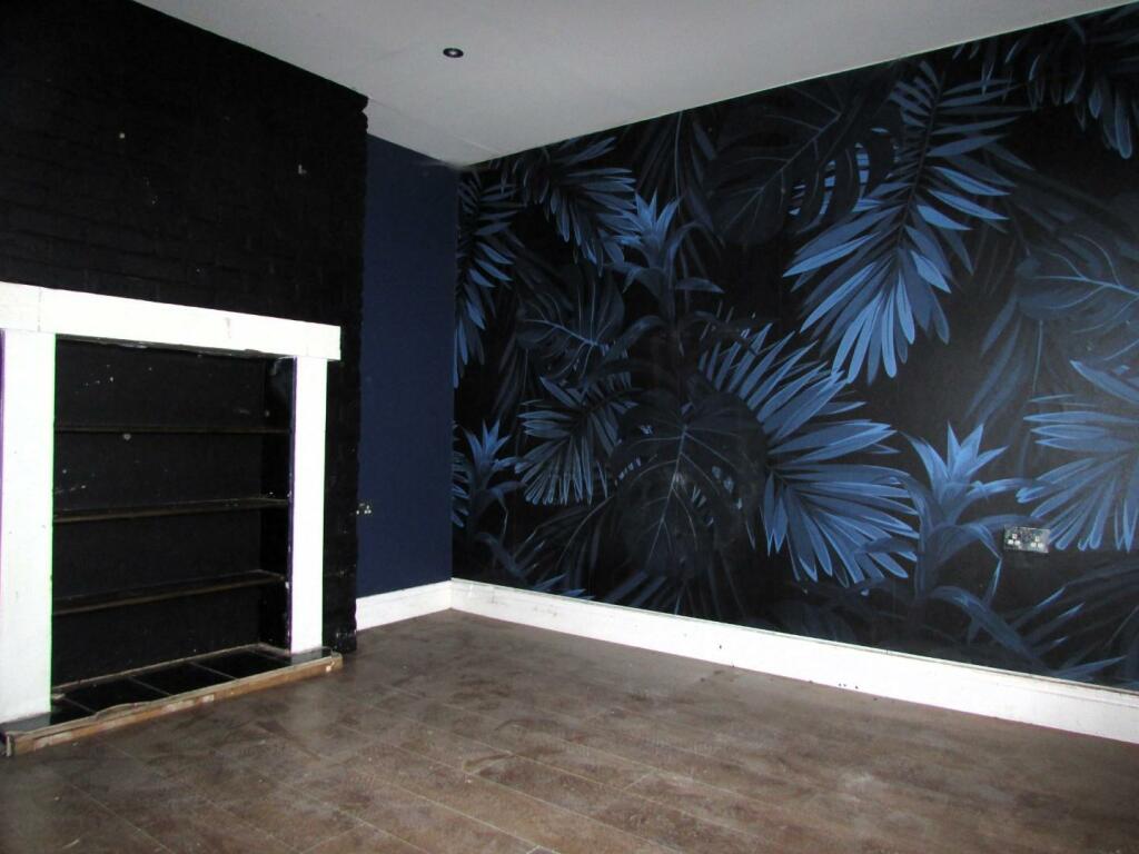 WellingtonSt14lnge2.JPG