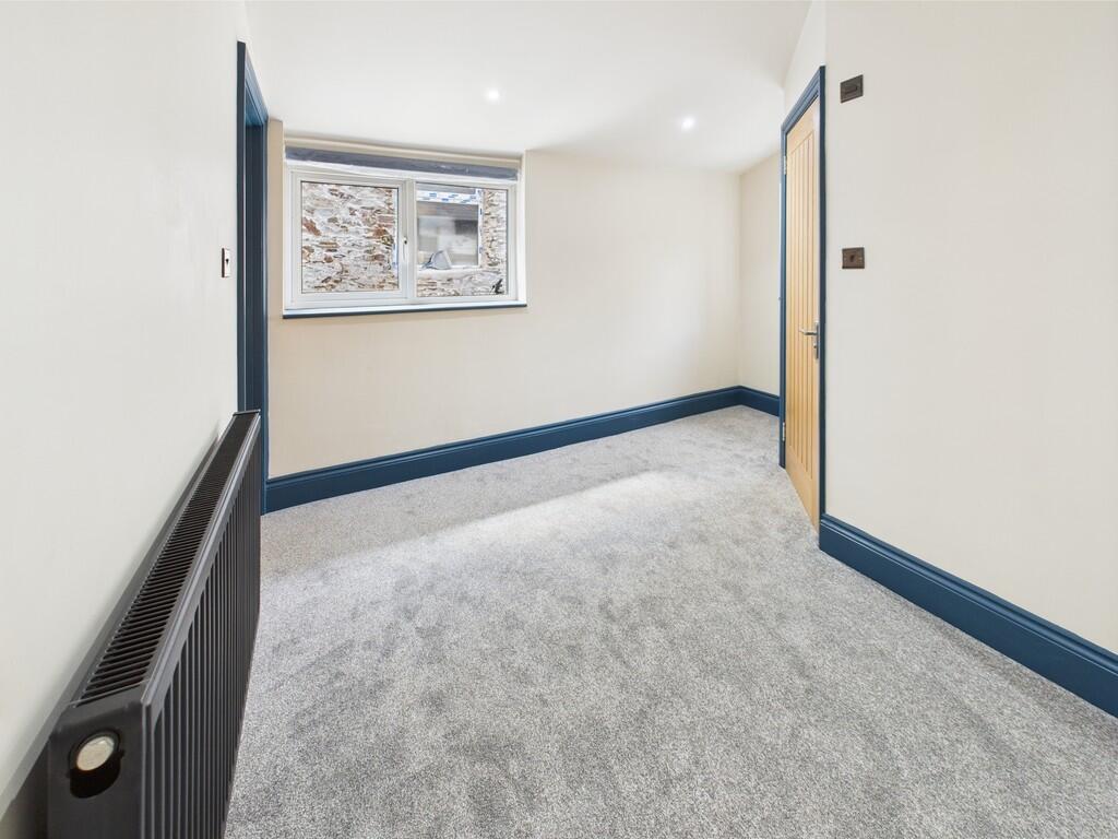 CAM03974G0-PR0143...