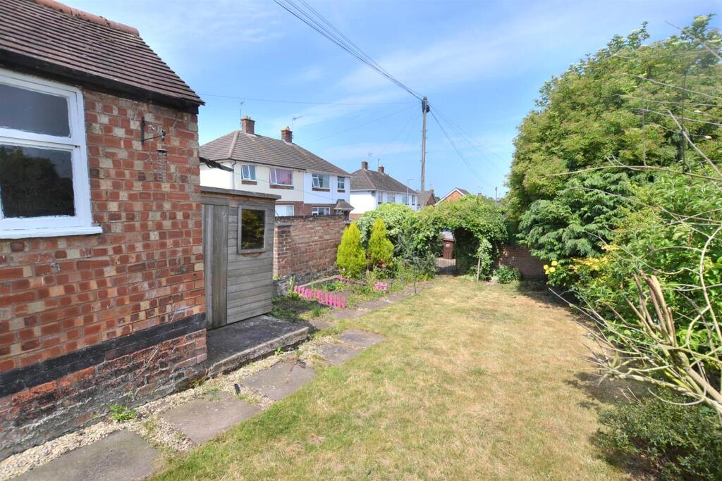 Avenue Road (11).JPG