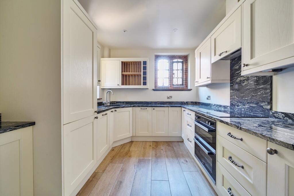 1293650-22-682503...