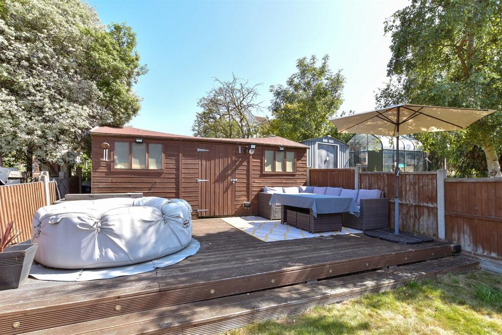 External Lifestyle Photograph