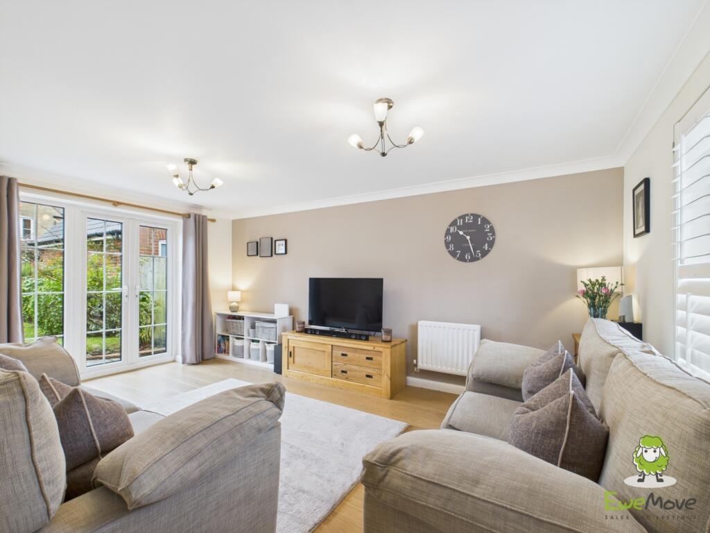 CAM03778G0-PR0181-STILL026