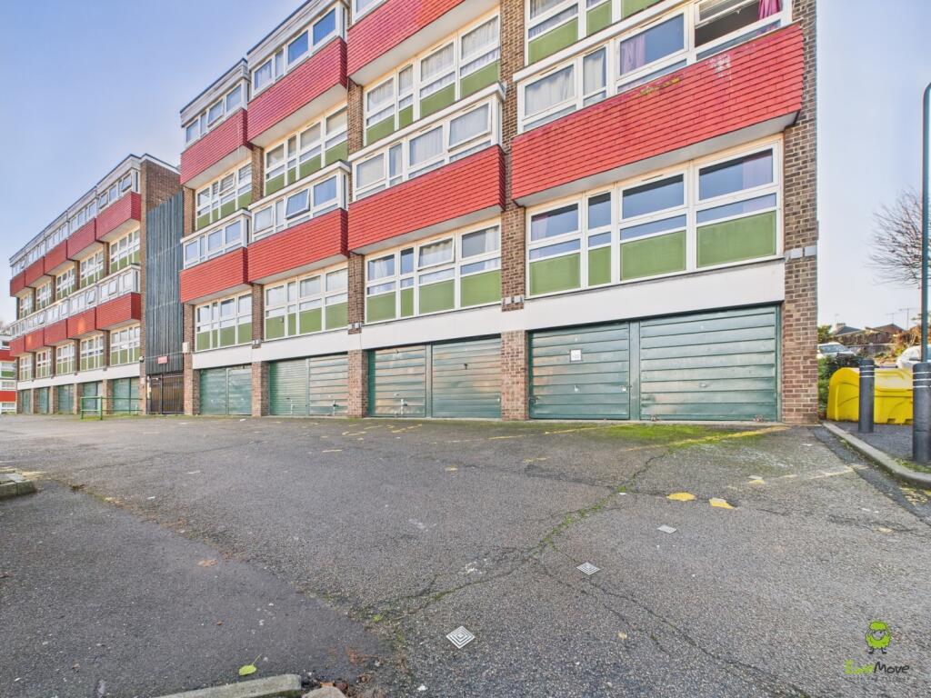 CAM03779G0-PR0318-STILL017