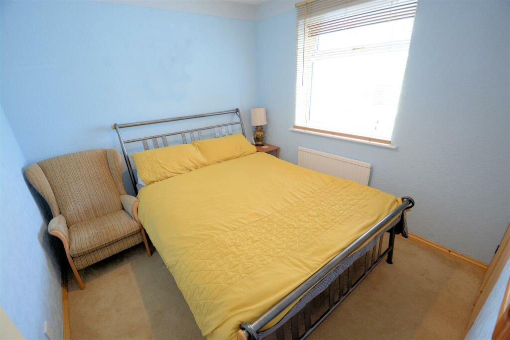 Bedroom 2 (rear)