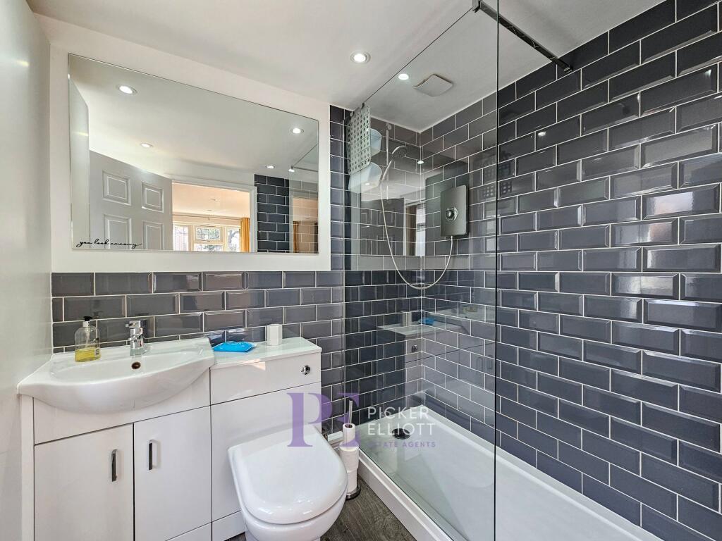 Shower room ( annexe)