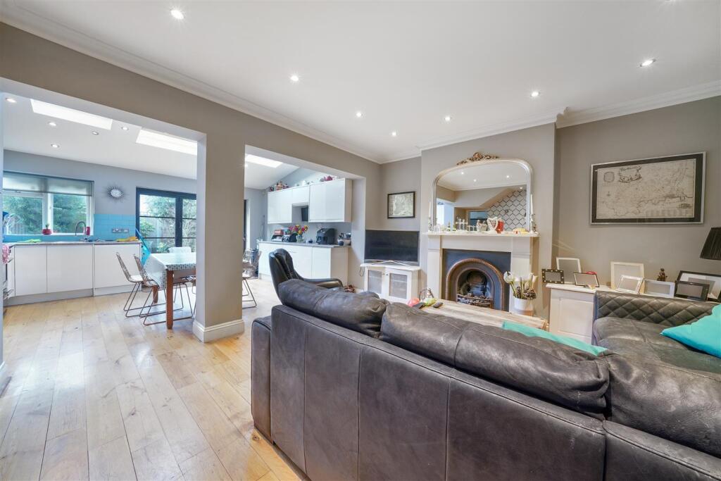 16 Wellgarth - 12.jpg