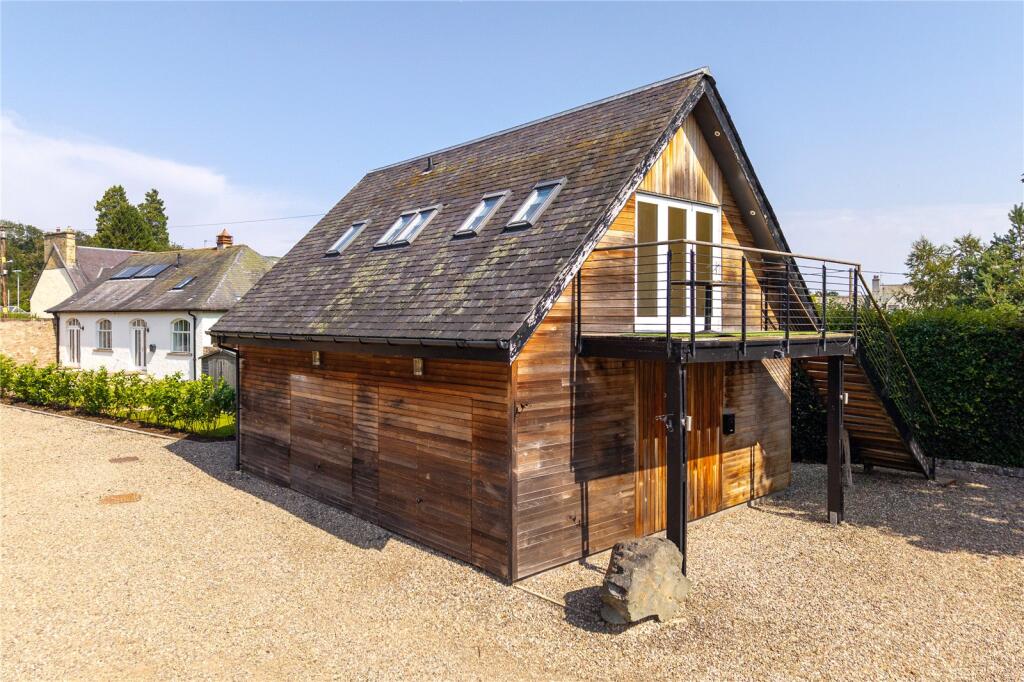 Garage &amp; studio Apar