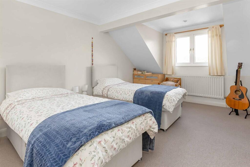 Mallards Dip, Badby Road West