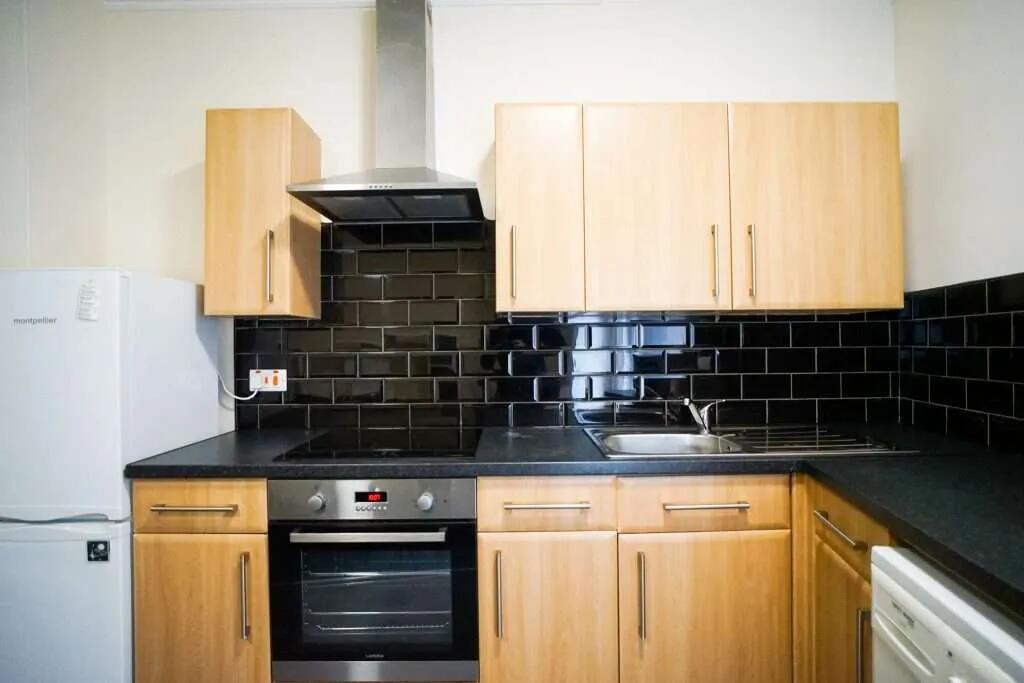 Flat_3_146_Broomspring_Lane