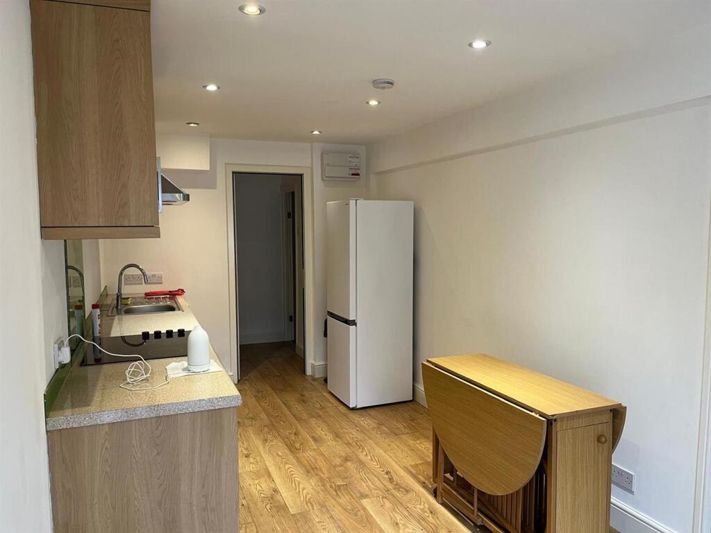 Kitchen Reception.jpg