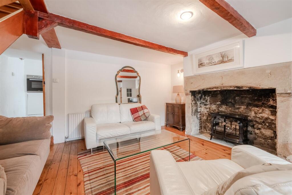Living Space-3.jpg
