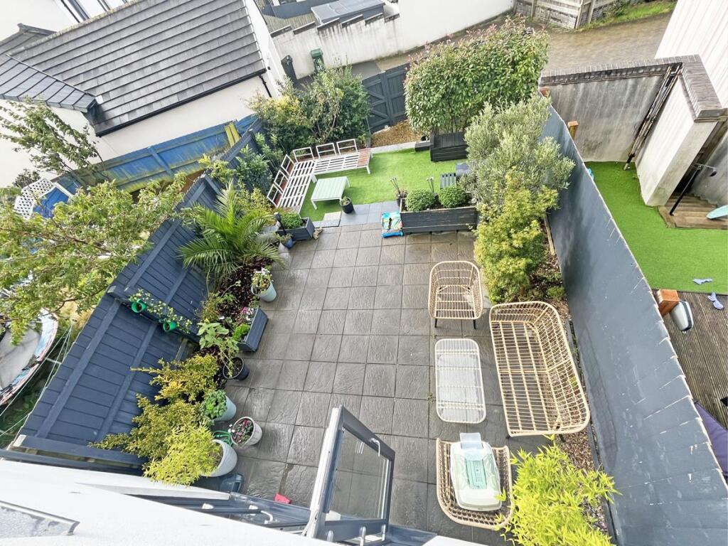 Coscombe Circus 25 - Garden 2.jpg