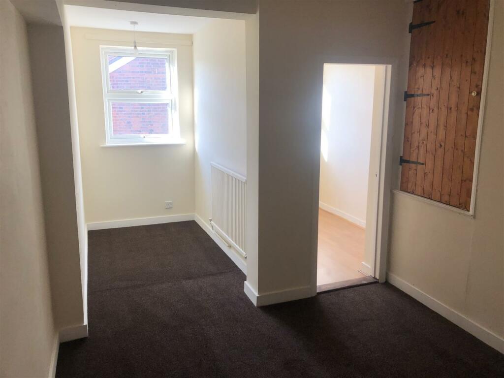 bedroom_two_a.jpg