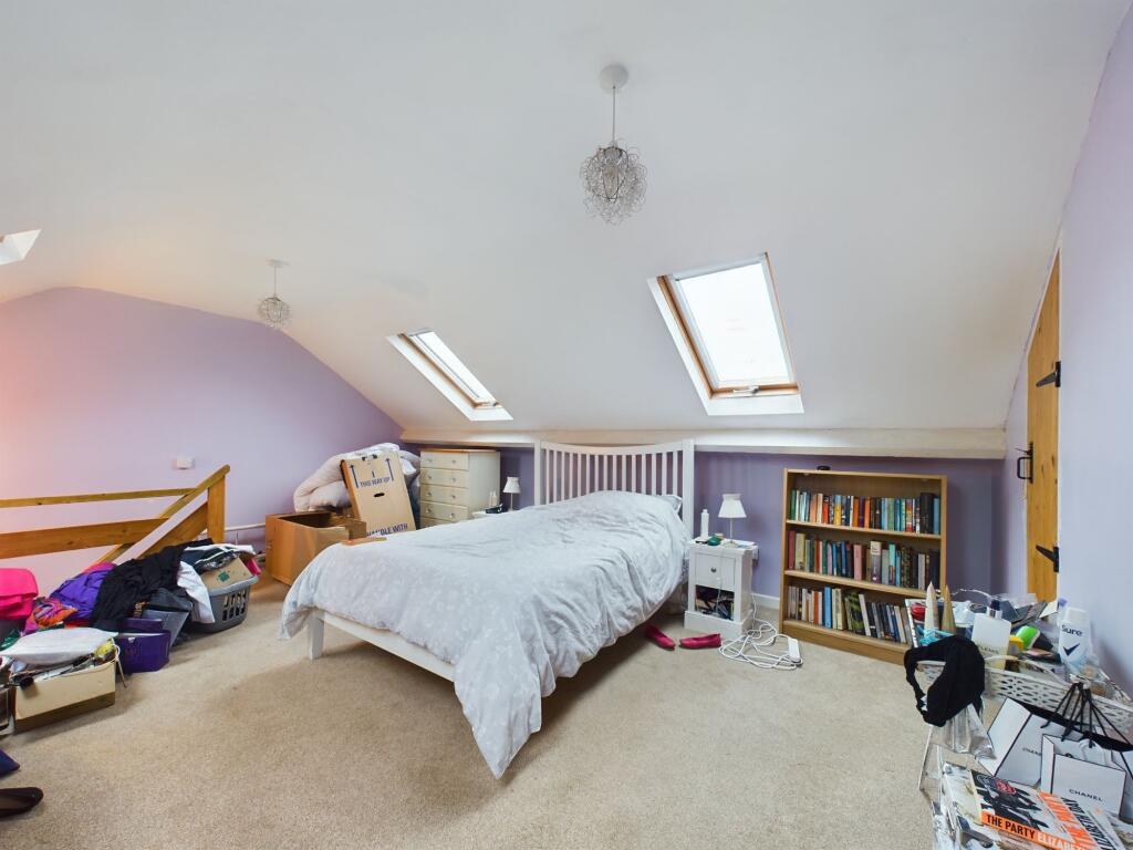 Bedroom (First Floor)
