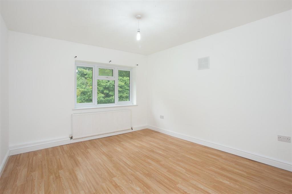10 Haling Grove, South Croydon London (8).jpg