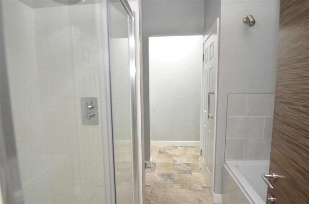 LUXURY EN-SUITE
