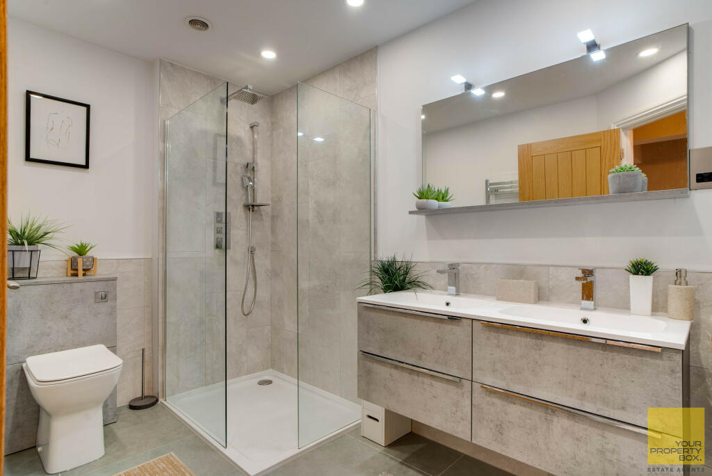 152 Battenhall Road-41