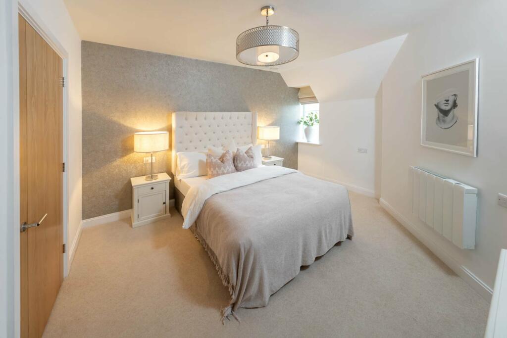 Hawkesbury Place, Stow-on-the-Wold - Typical Bedroom