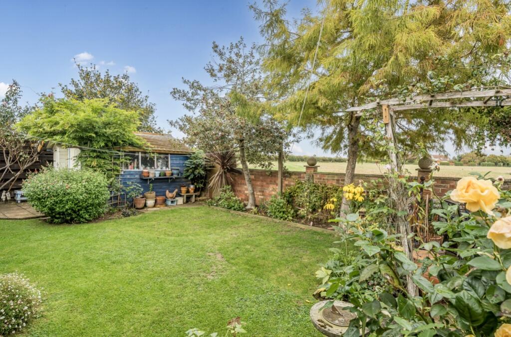 1361416-5-68dd6425dc4f9