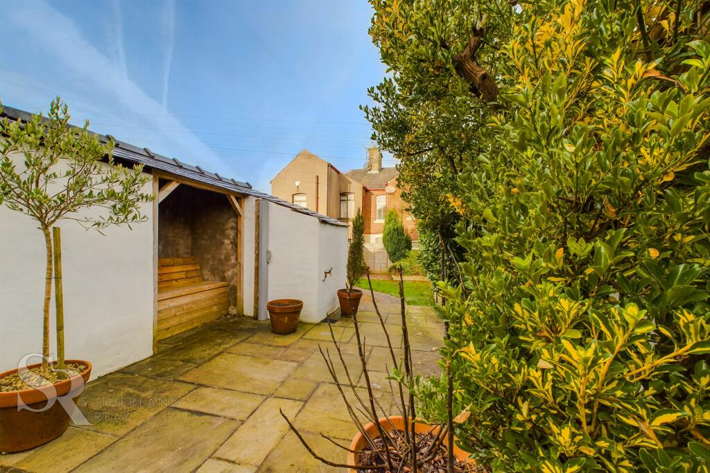 Enclosed Rear Garden Dining Area