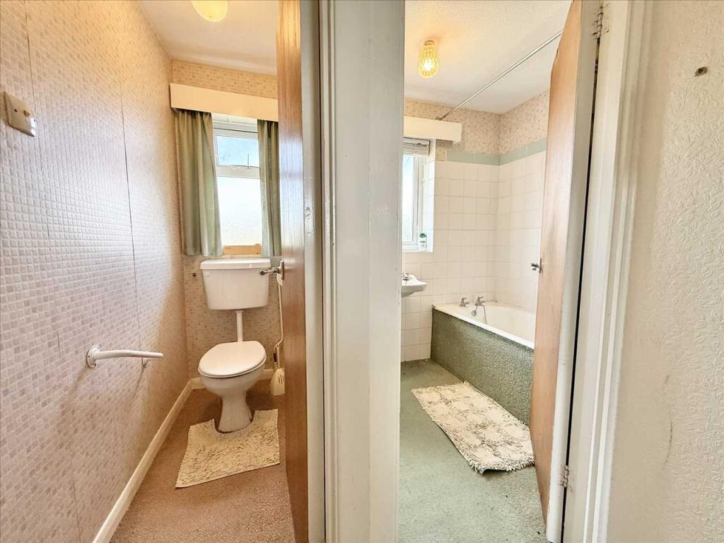 Bathroom &amp;