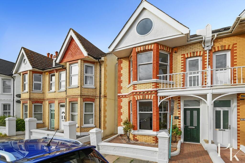 17 Marine Avenue BN3 (34).jpg