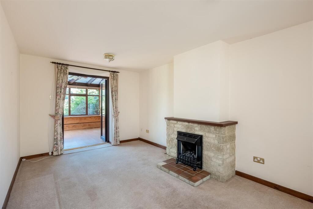 11 Rawlinson Close-3.jpg
