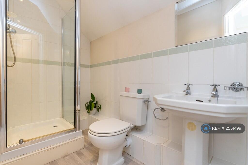 2nd En-Suite