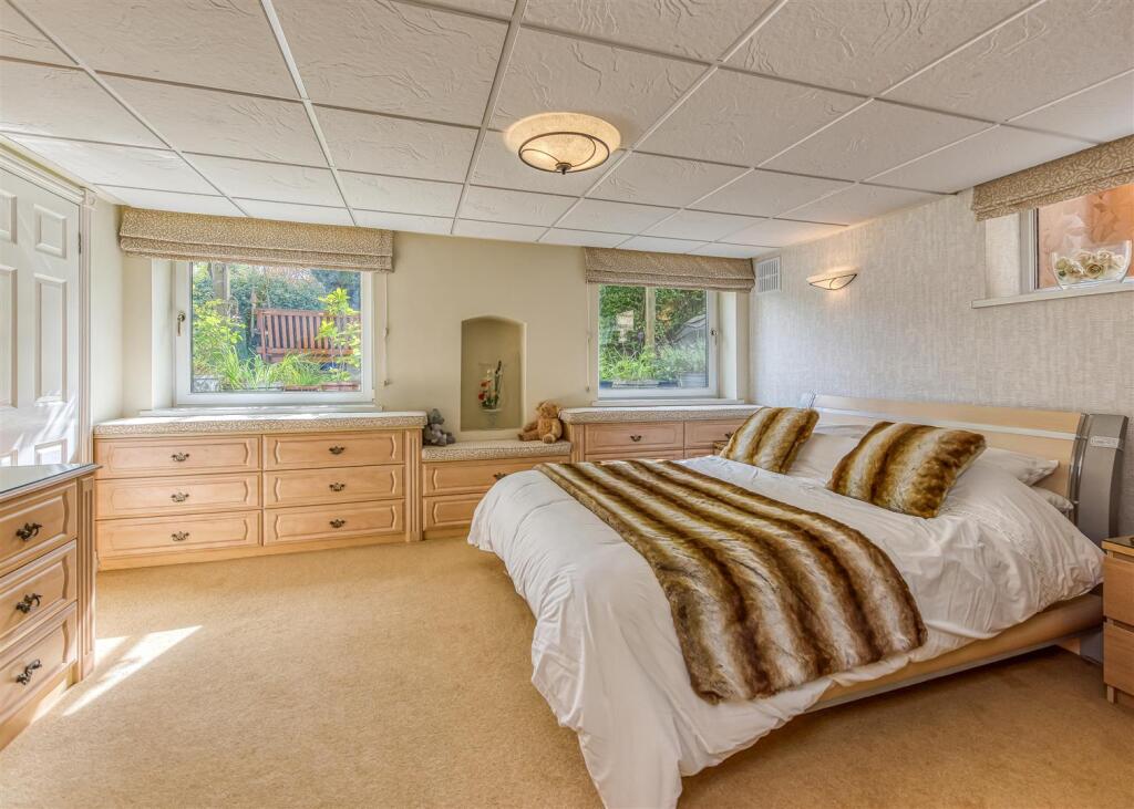 32 Billy Buns Lane-Bedroom 2.jpg