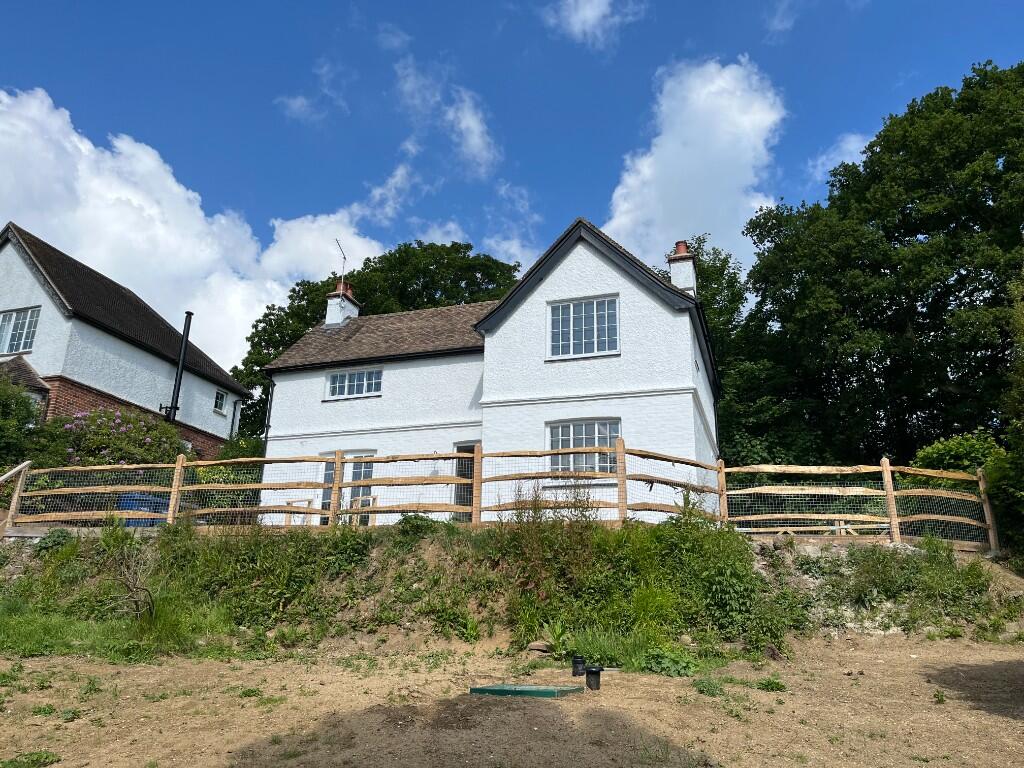 Garden to cottage