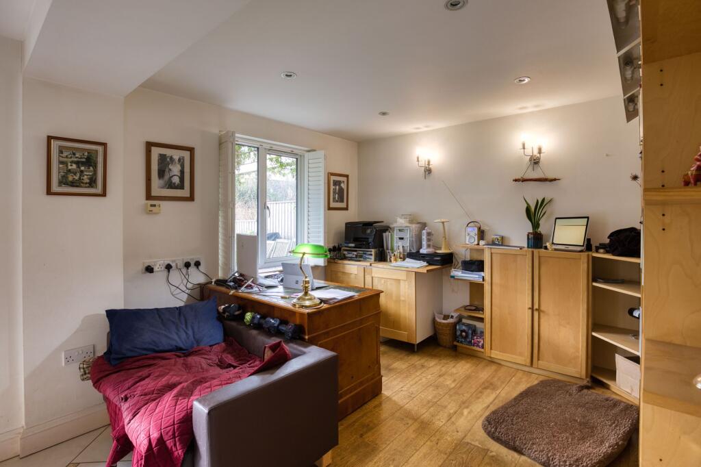 Dining/Study Area