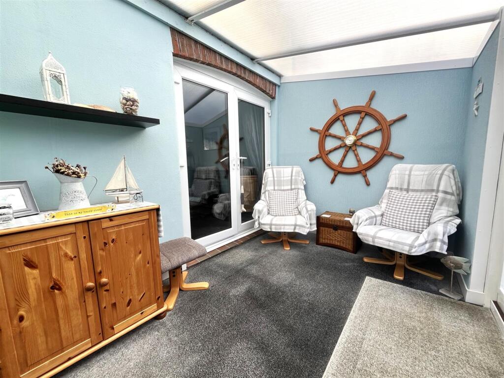Sunroom 2.jpeg