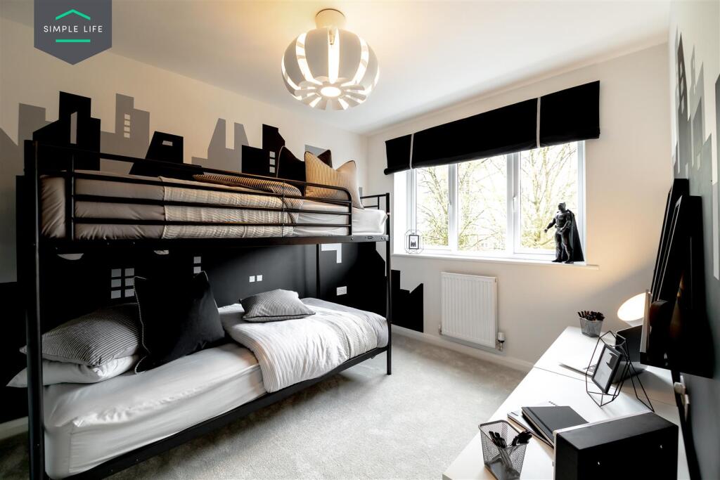 Holly_bedroom1.jpg