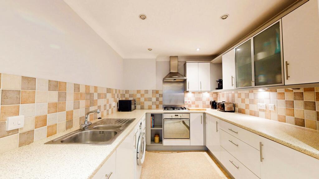 8-Castleton-Court-West-Park-02092024_102415