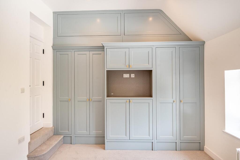 Bespoke Wardrobes &amp; Storage