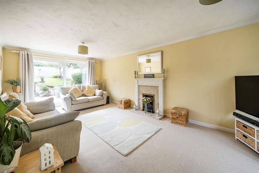 4 Acorn Way, Silverstone (16).jpg