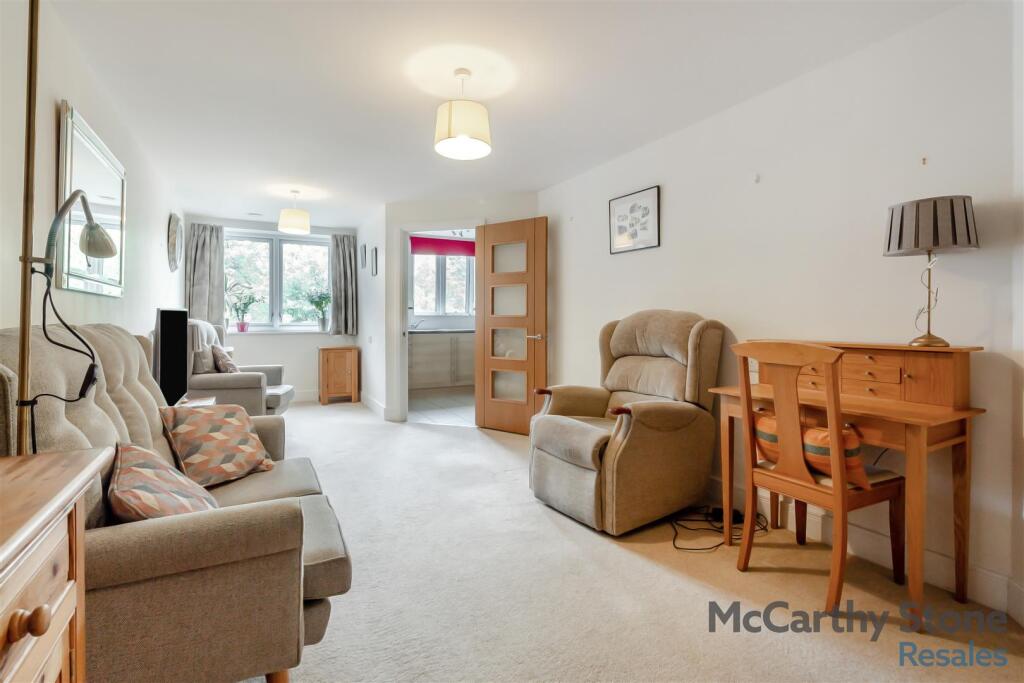 8659806-interior04.jpg