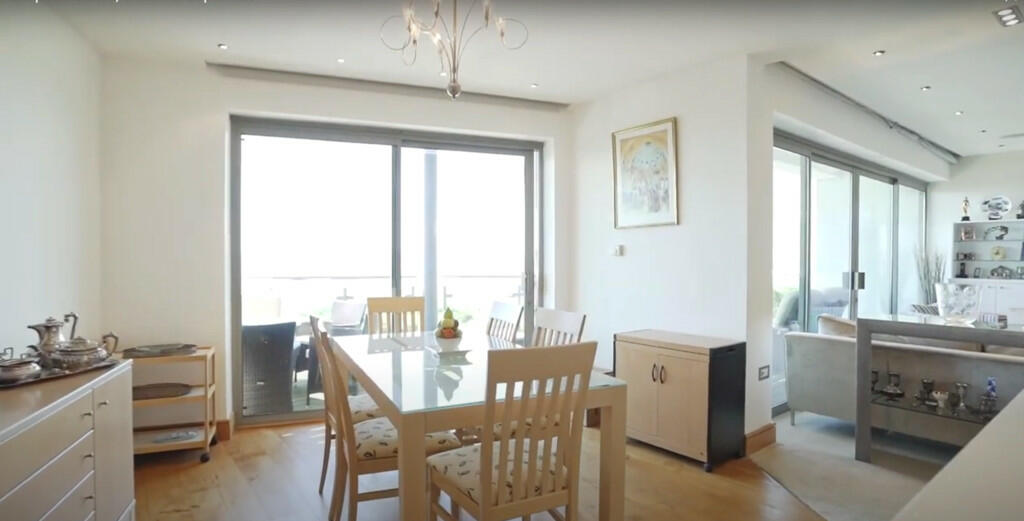 chapman sands din...