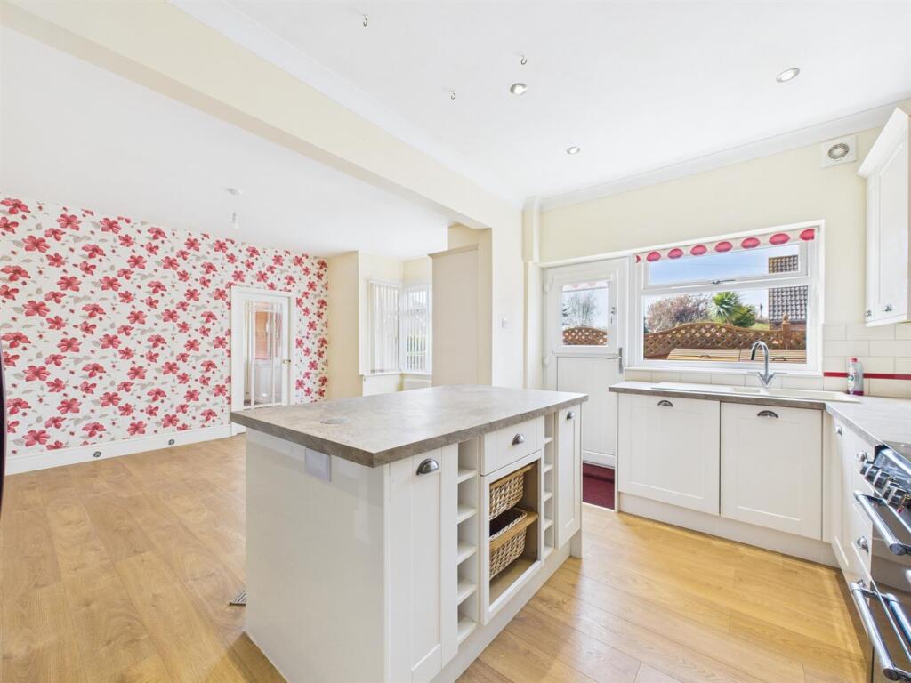 Kitchen/Dining room
