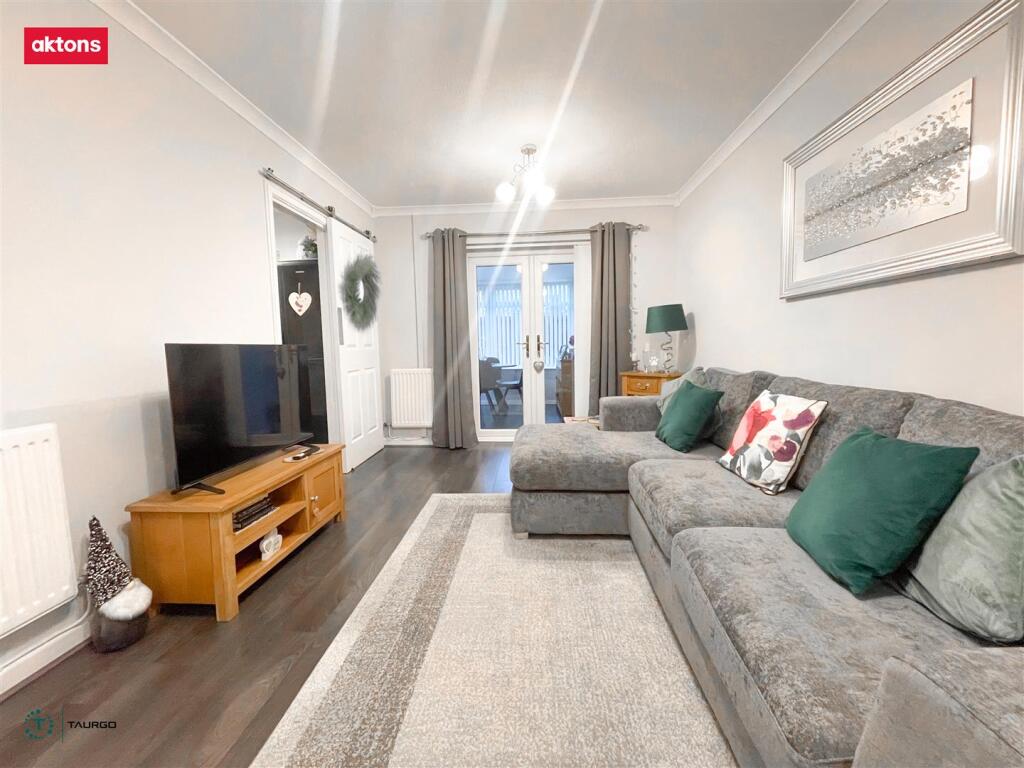 Heol Y Ddol, Caerphilly