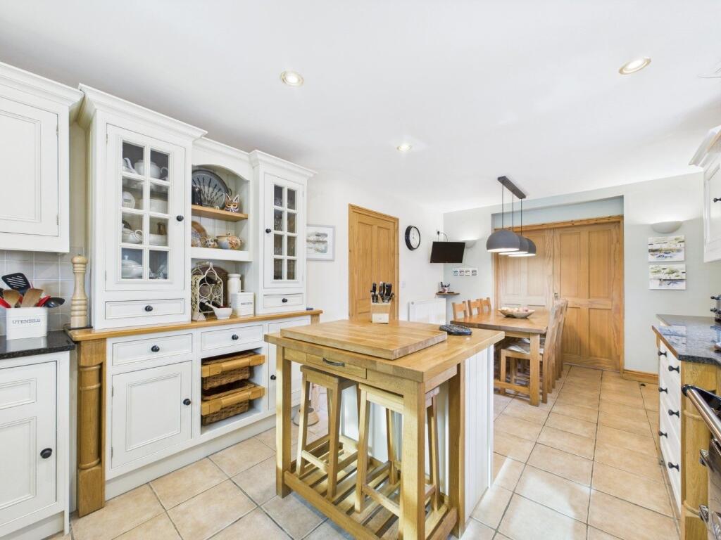 Kitchen/Breakfast Area