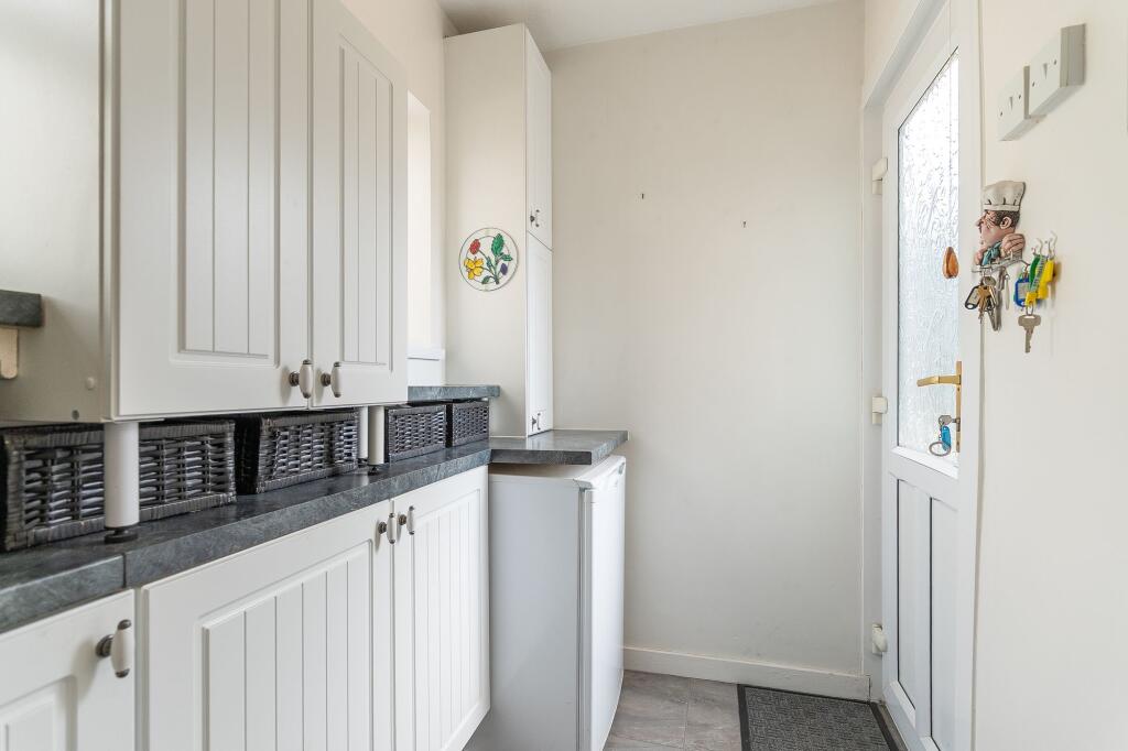 Utility Room/Shower Room