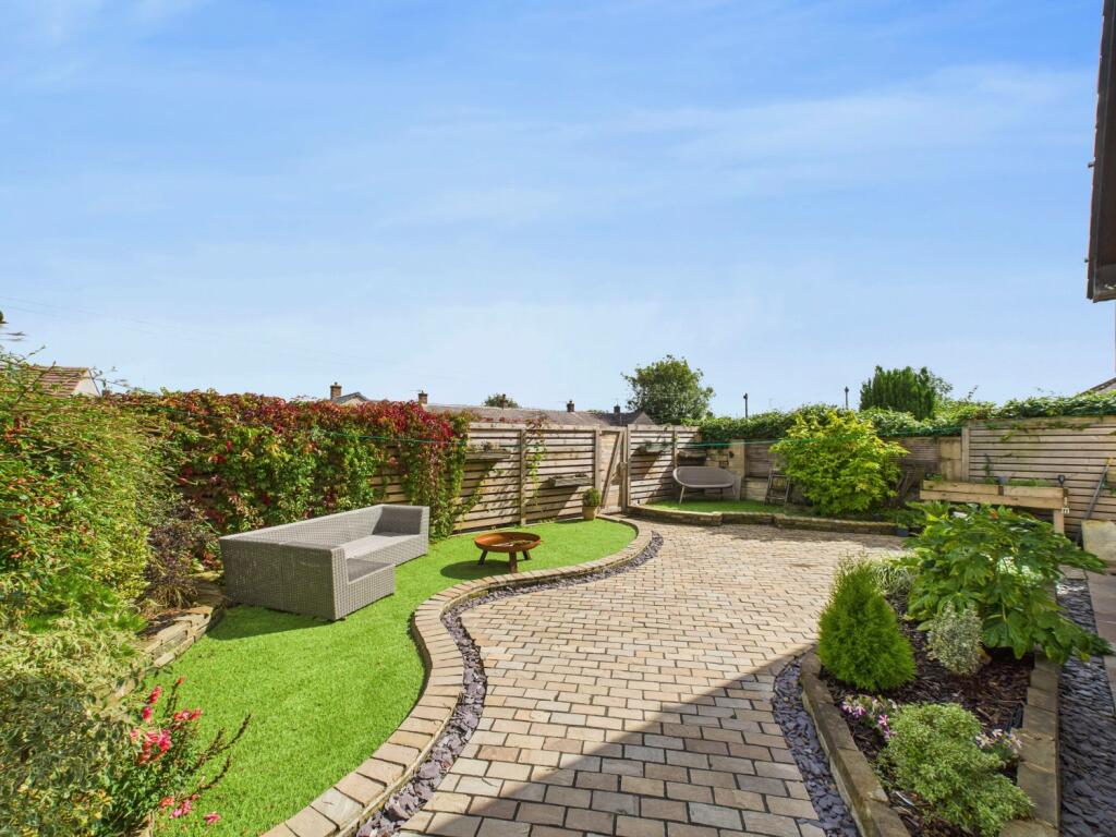 CAM02093G0-PR0053-STILL010