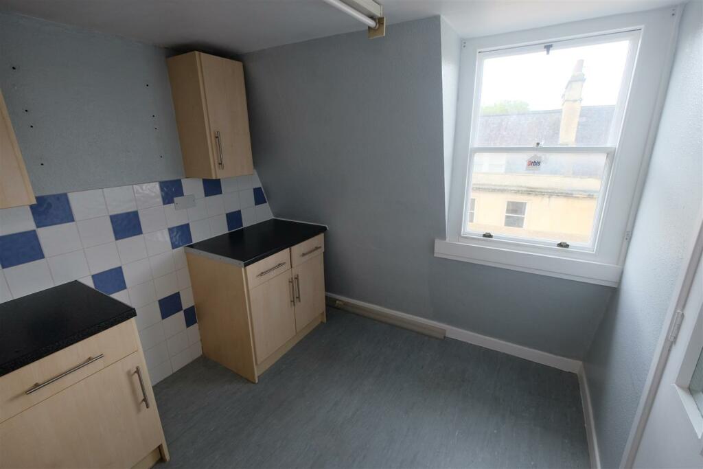 Flat 5, 22 Rivers Street, Bath BA1 2QA Leasehold T