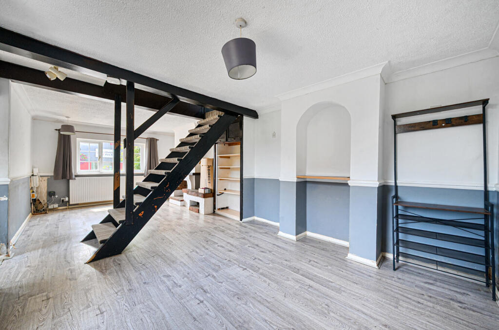 1335129-3-689a3e5...