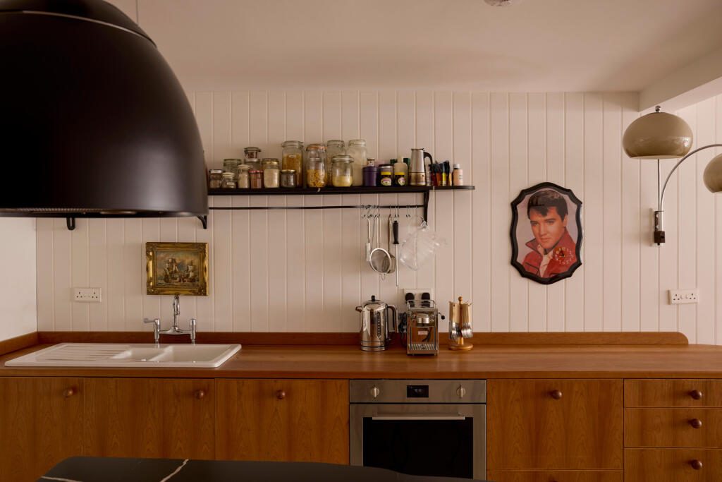 298218 - TMH_CHATSWORTH ROAD_14.JPG