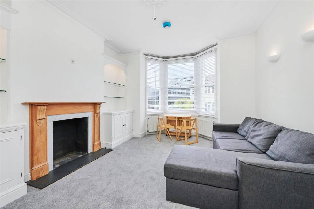 James_Anderson_-_Flat__Burstock_Road_SW15_2PW_16.j