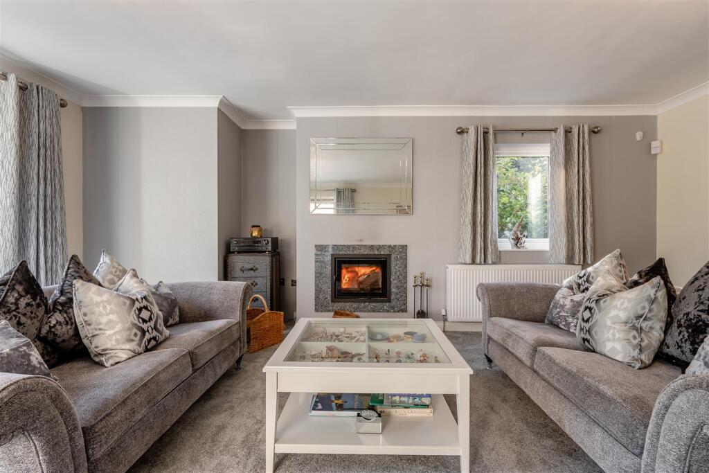 8642730-interior46.jpg